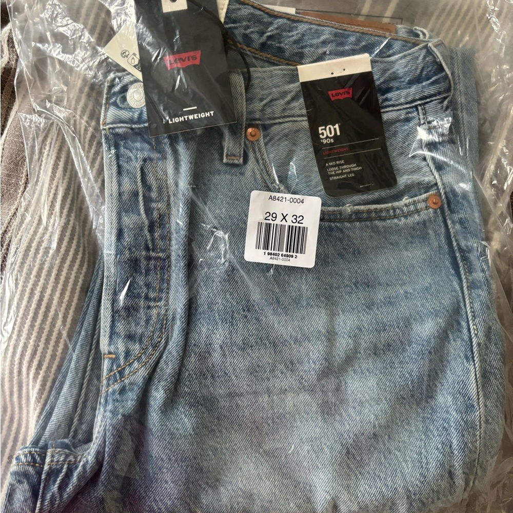 Levi's 501 90s Straight Leg Women's Jeans - Picture 4 of 5